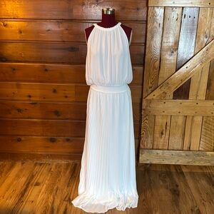 WHBM NWT GORGEOUS WHITE GOWN ACCORDION SKIRT 12